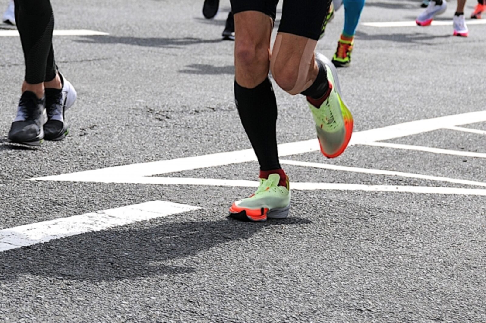 マラソン、ランニングとX脚の関係とは?影響と対策について|マラソン大会・ランニングならUP RUN|アップランは東京・神奈川・埼玉・千葉で ...